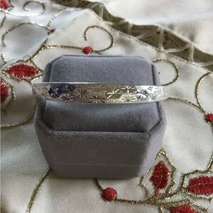 Sterling silver bangle